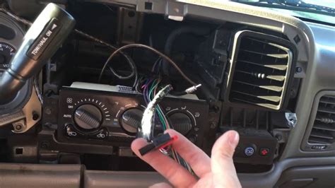 2003 chevy tahoe stereo